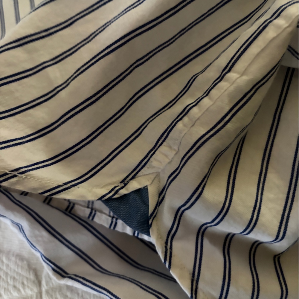 Excellent condition Chaps size L Men's White and Blue Striped Button Down Shirt - Picture 11 of 11